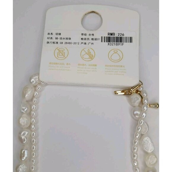 NEW Woman White Pearl Necklace With Golden Pendant - Picture 5 of 6